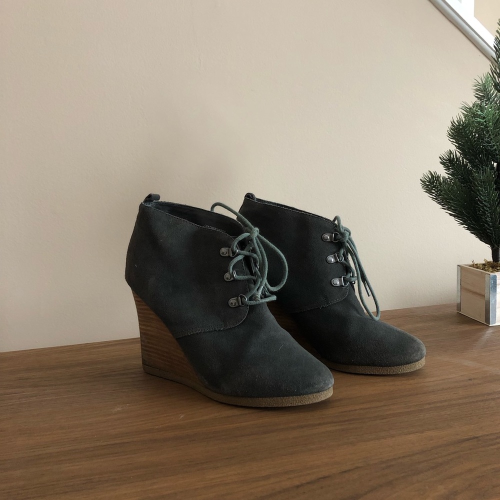 Express wedge boots